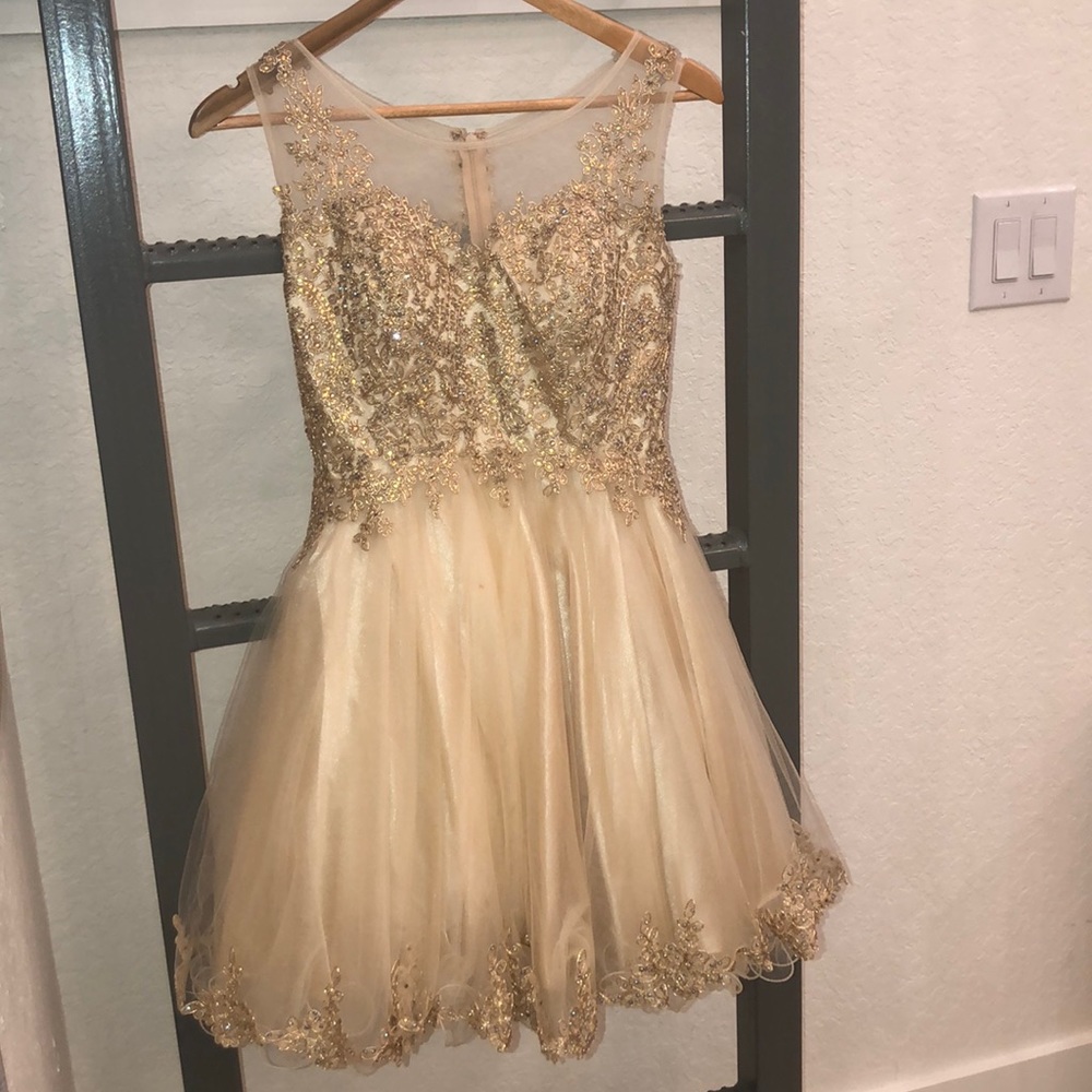 BEAUTIFUL Champagne colored dress